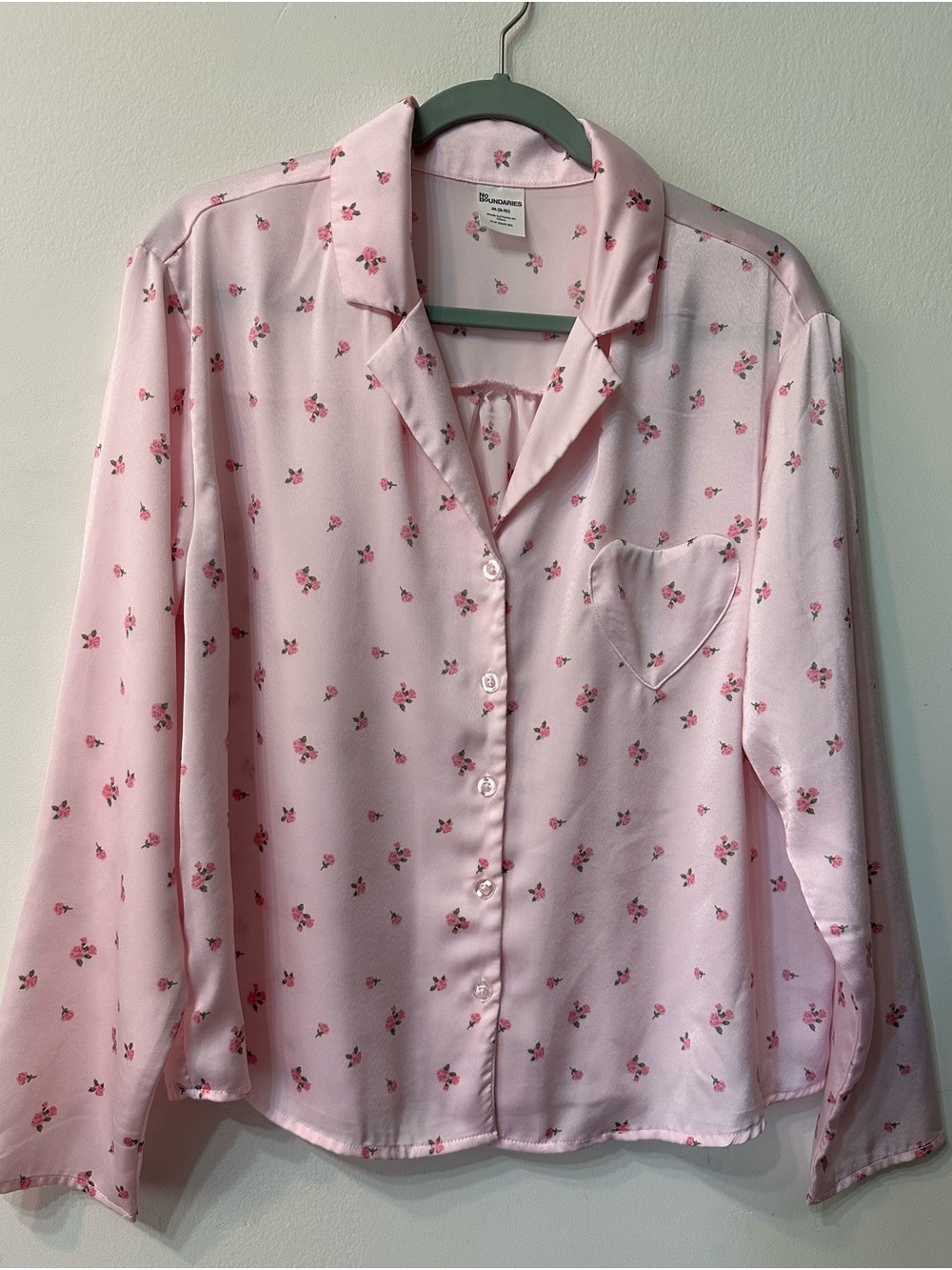 No Boundaries Women's M Pajama Top Satin Floral Heart Pocket Button Pink